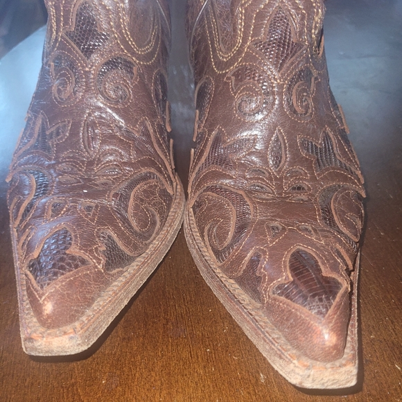 VINTAGE Brown with Brown Lizard inlay Corral pointed toe Cowgirl Boots 🤠🐎 - Picture 2 of 9